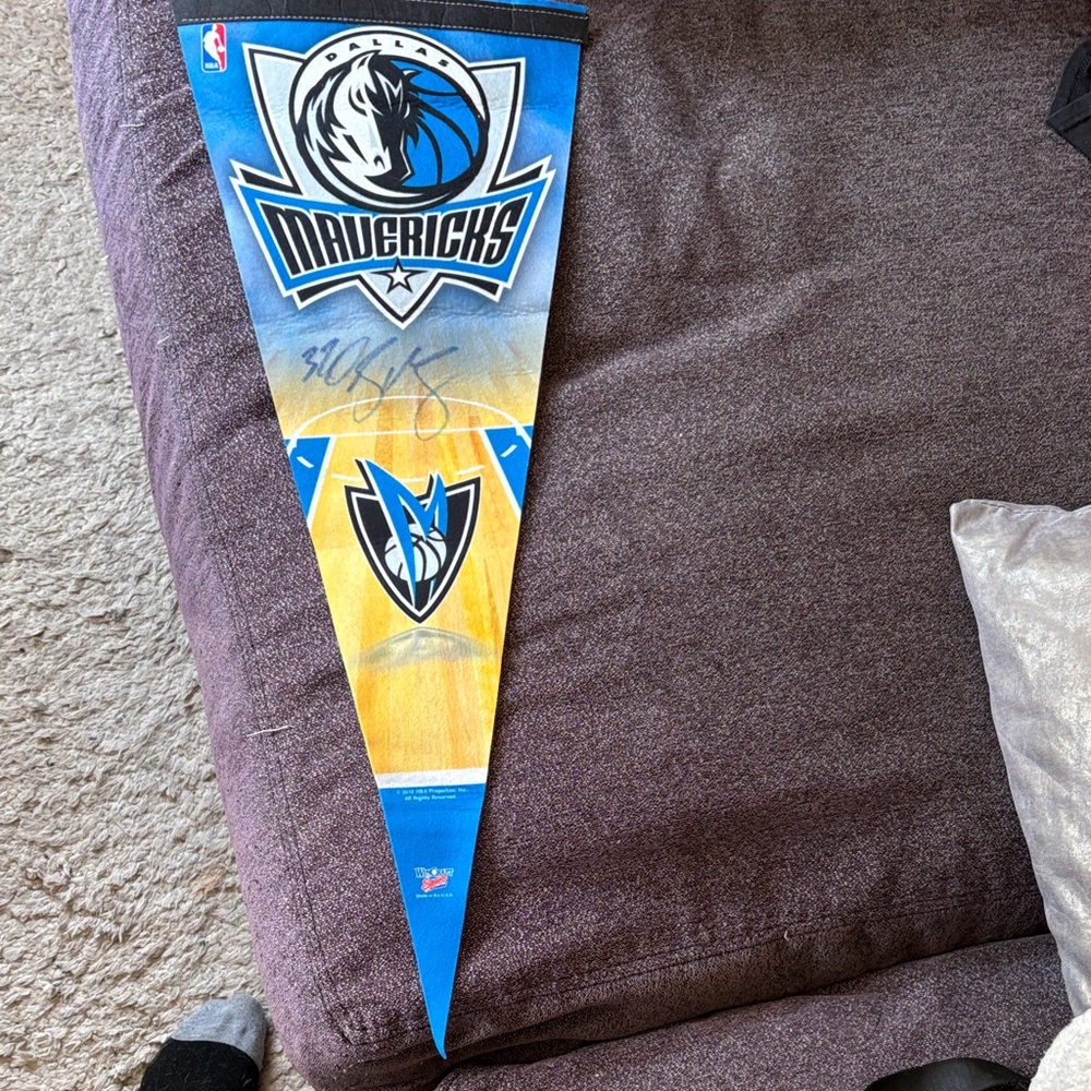Dallas Mavericks Pennant